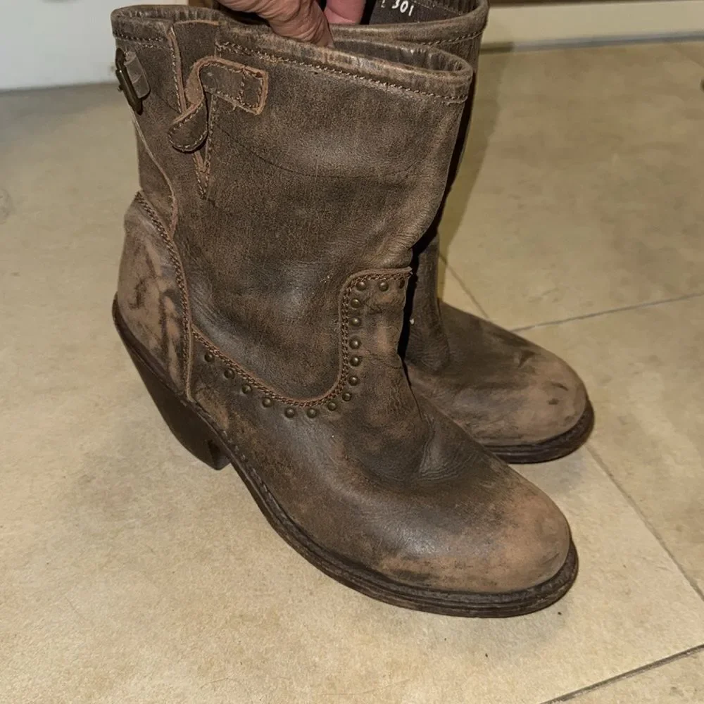 Women's Brown Leather Cowboy Boots Size 8 Made in Mexico - Like New LEATHER - Picture 4 of 7